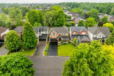Detached in Orleans - Convent Glen and Area