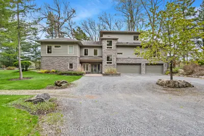 Detached in South Frontenac
