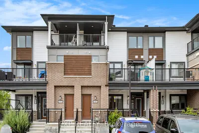 Condo Townhouse in Kanata