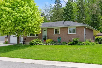 Detached in Asphodel-Norwood