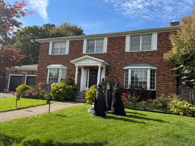 Detached in Belleville