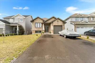 Detached in Belleville