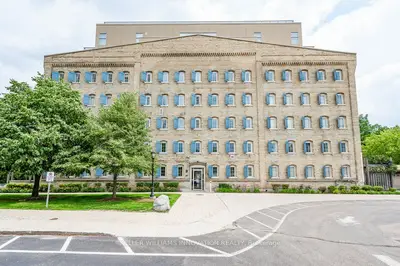 Condo Apartment in Waterloo