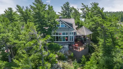 Detached in The Archipelago