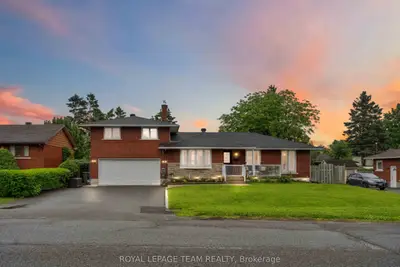 Detached in Meadowlands - Crestview and Area
