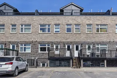 Condo Townhouse in Kingston