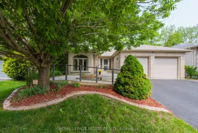 Detached in Brantford