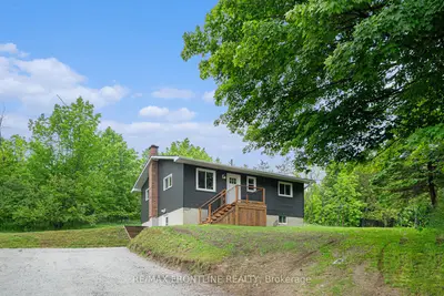 Detached in Lanark Highlands