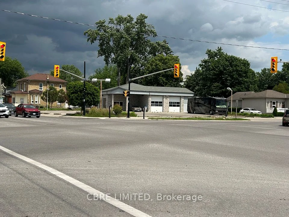 8 Metcalfe Street E, Strathroy-Caradoc, ON N7G 1P1
