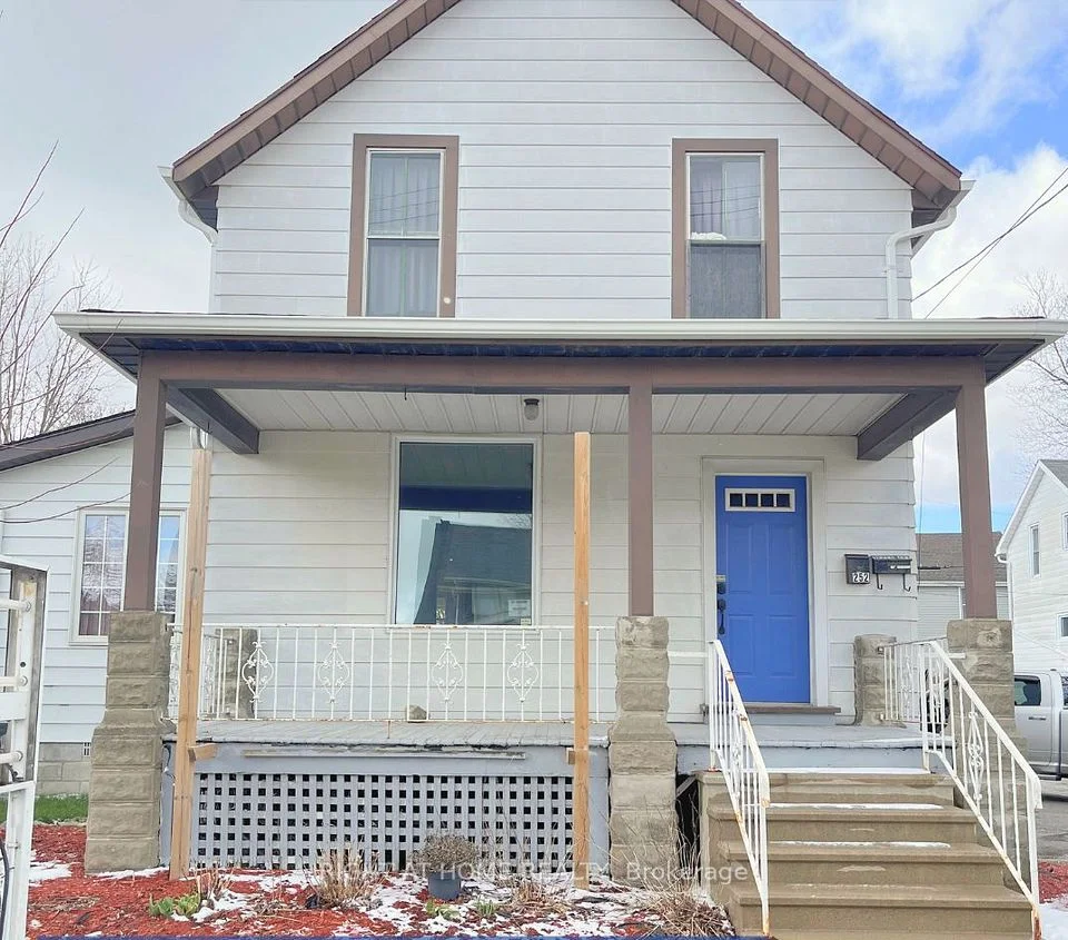 252 Queen Street, Chatham-Kent, ON N7M 2H3