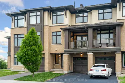 Att/Row/Townhouse in Blossom Park - Airport and Area