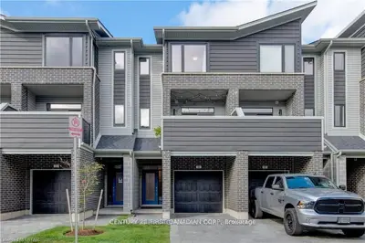 Condo Townhouse in London East