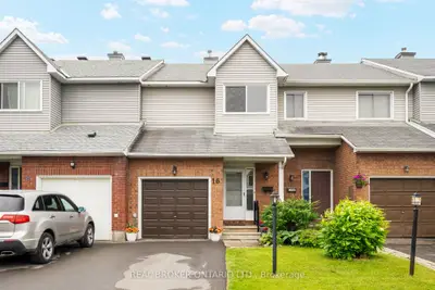 Att/Row/Townhouse in Barrhaven
