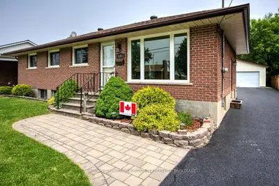 Detached in Gananoque