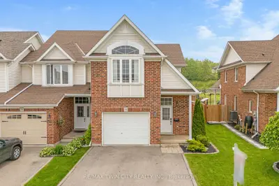 Att/Row/Townhouse in Kitchener