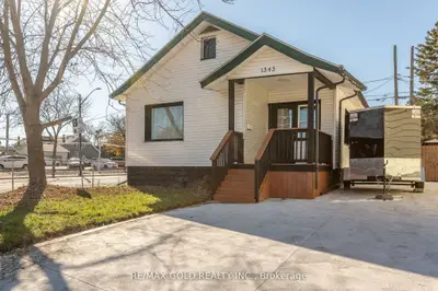 Detached in Windsor
