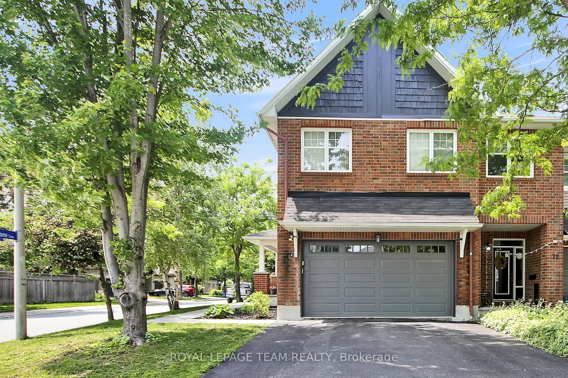 Att/Row/Townhouse in Barrhaven