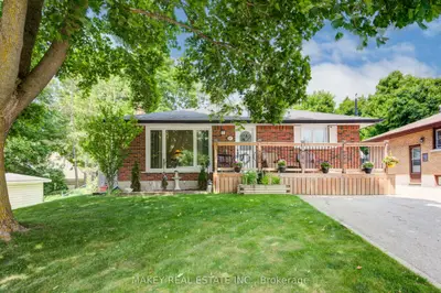 Detached in Woodstock