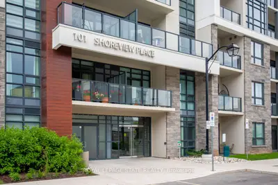 Condo Apartment in Hamilton