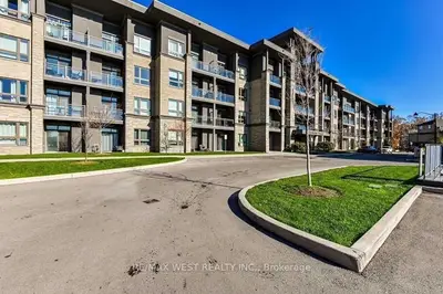 Condo Apartment in Hamilton