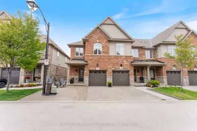 Att/Row/Townhouse in Grimsby