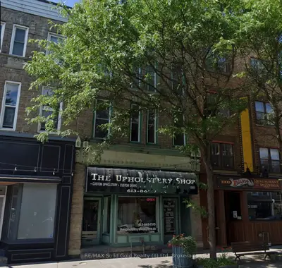 Triplex in Brockville