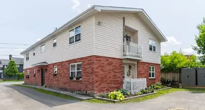 Fourplex in Tweed