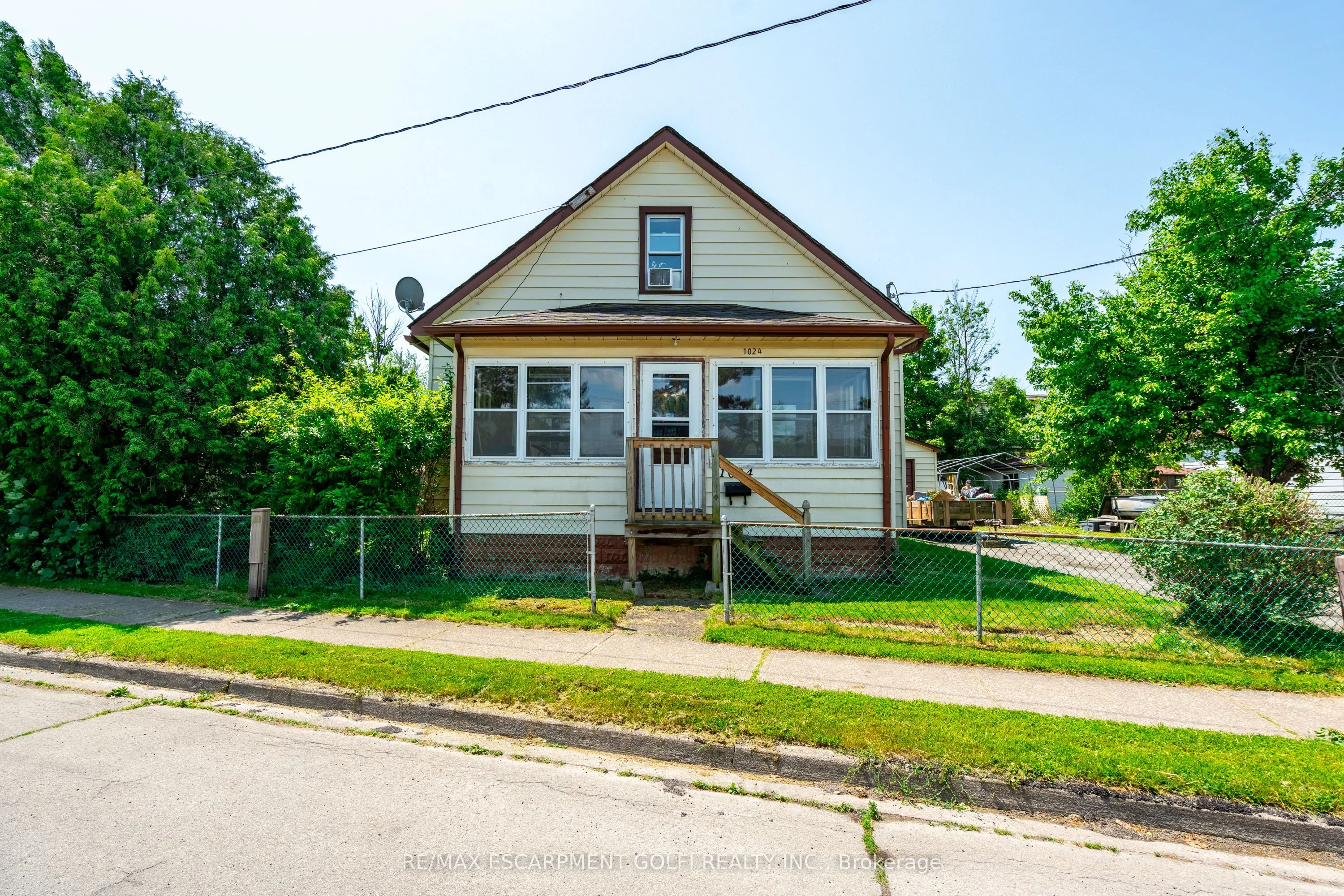 1024 RAILROAD Avenue, Welland, ON L3B 5G2