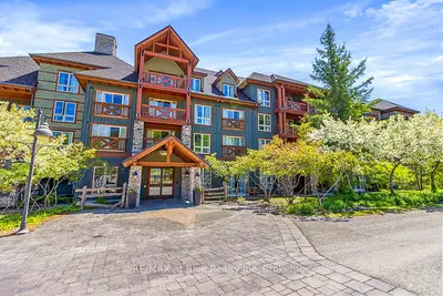 Condo Apartment in Blue Mountains