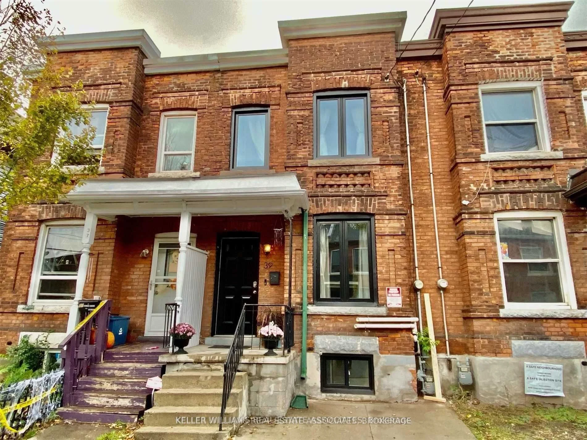 Att/Row/Townhouse in Hamilton