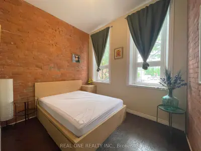 Att/Row/Townhouse in Hamilton