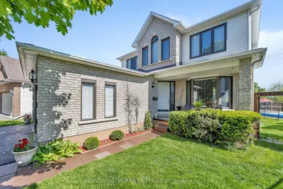 Detached in Hunt Club - South Keys and Area