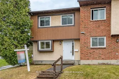 Condo Townhouse in Kanata