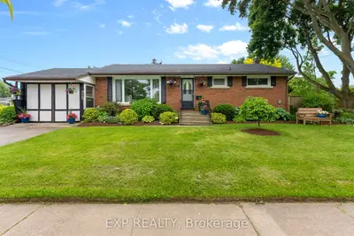 Detached in Niagara Falls
