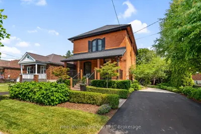 Detached in Brantford