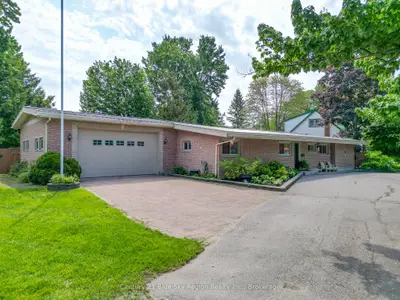 Detached in North Bay