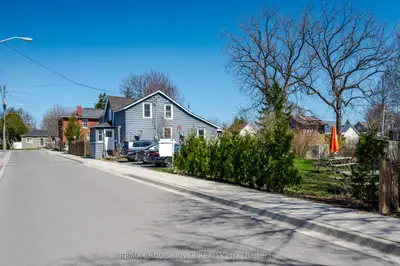 Duplex in Cobourg