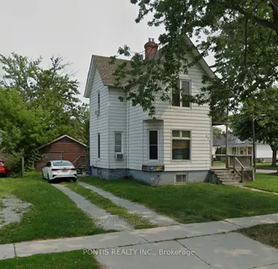 Detached in Sarnia
