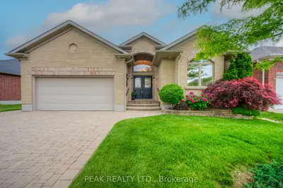 Detached Condo in Wilmot
