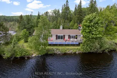 Detached in Hastings Highlands