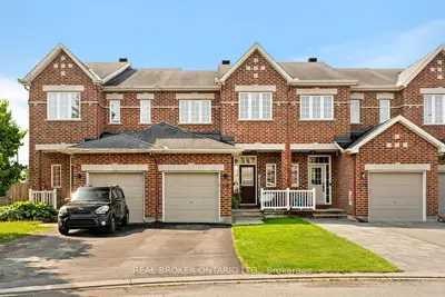 Att/Row/Townhouse in Blossom Park - Airport and Area