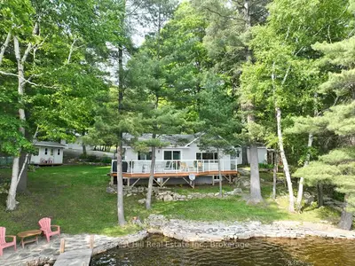 Detached in Algonquin Highlands