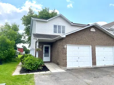 Att/Row/Townhouse in Russell