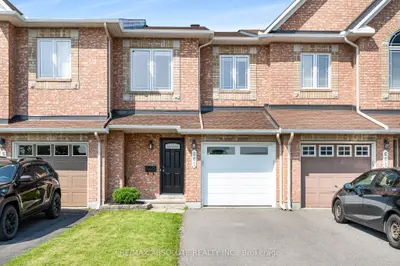 Att/Row/Townhouse in Orleans - Cumberland and Area