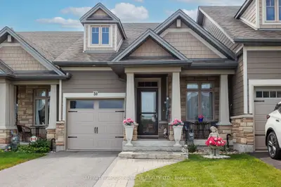 Att/Row/Townhouse in Kawartha Lakes