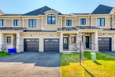 Att/Row/Townhouse in Hamilton