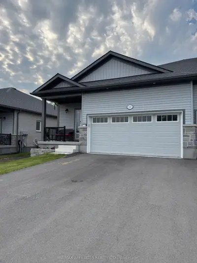 Att/Row/Townhouse in Brockville