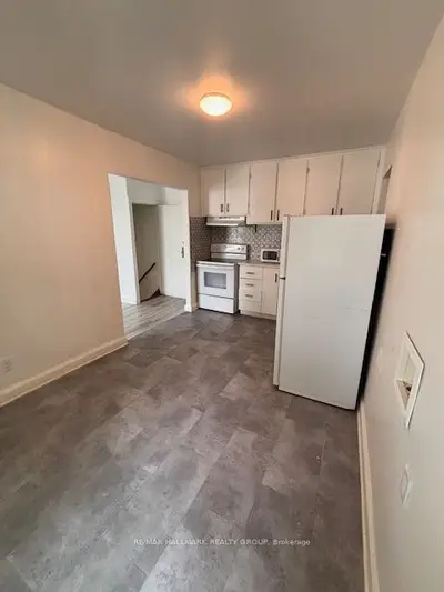 266 Emond Street, Vanier And Kingsview Park, On K1l 7r8