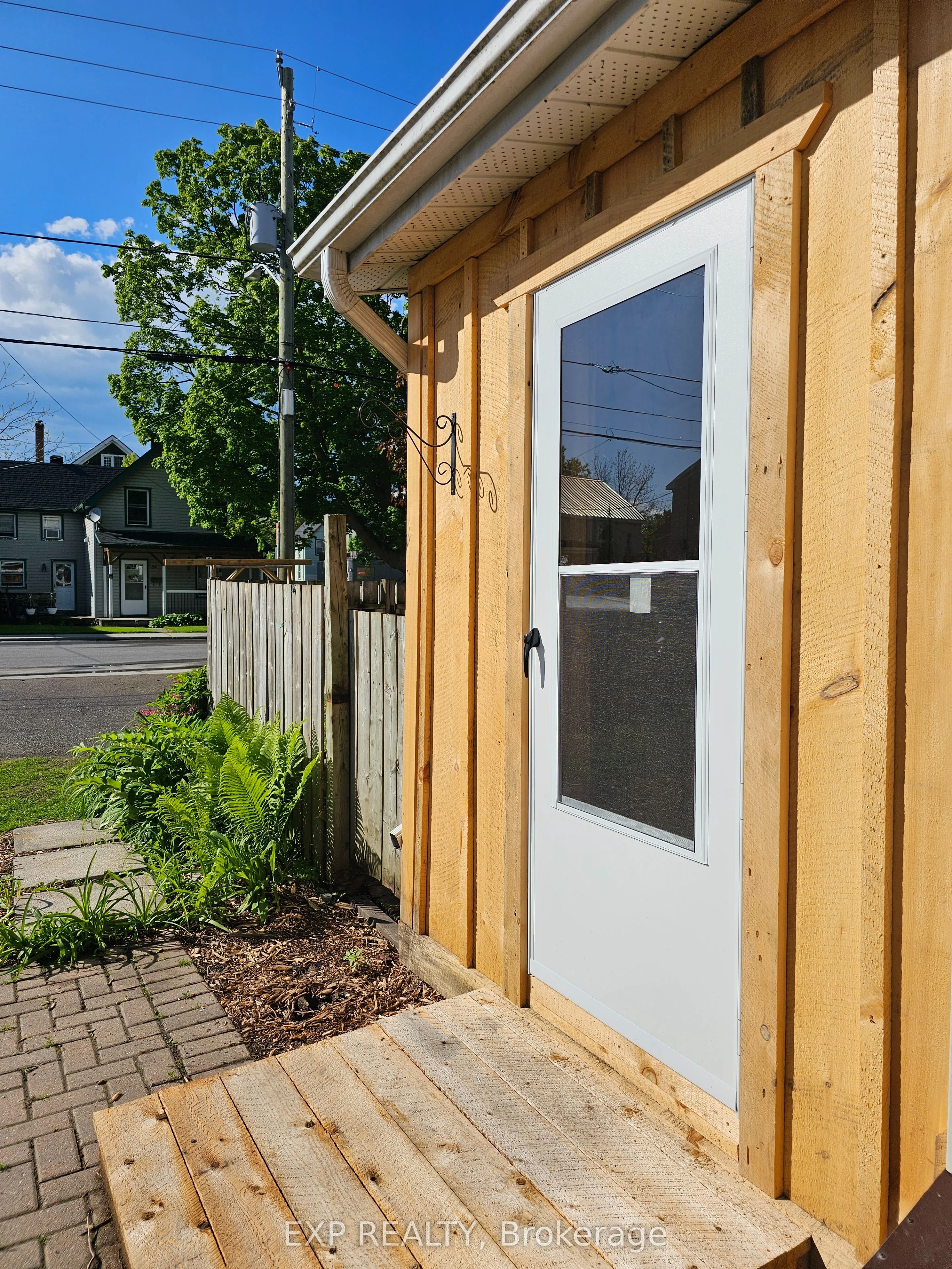 60 John Street, Brockville, ON K6V 5A7