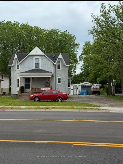 Detached in Lincoln